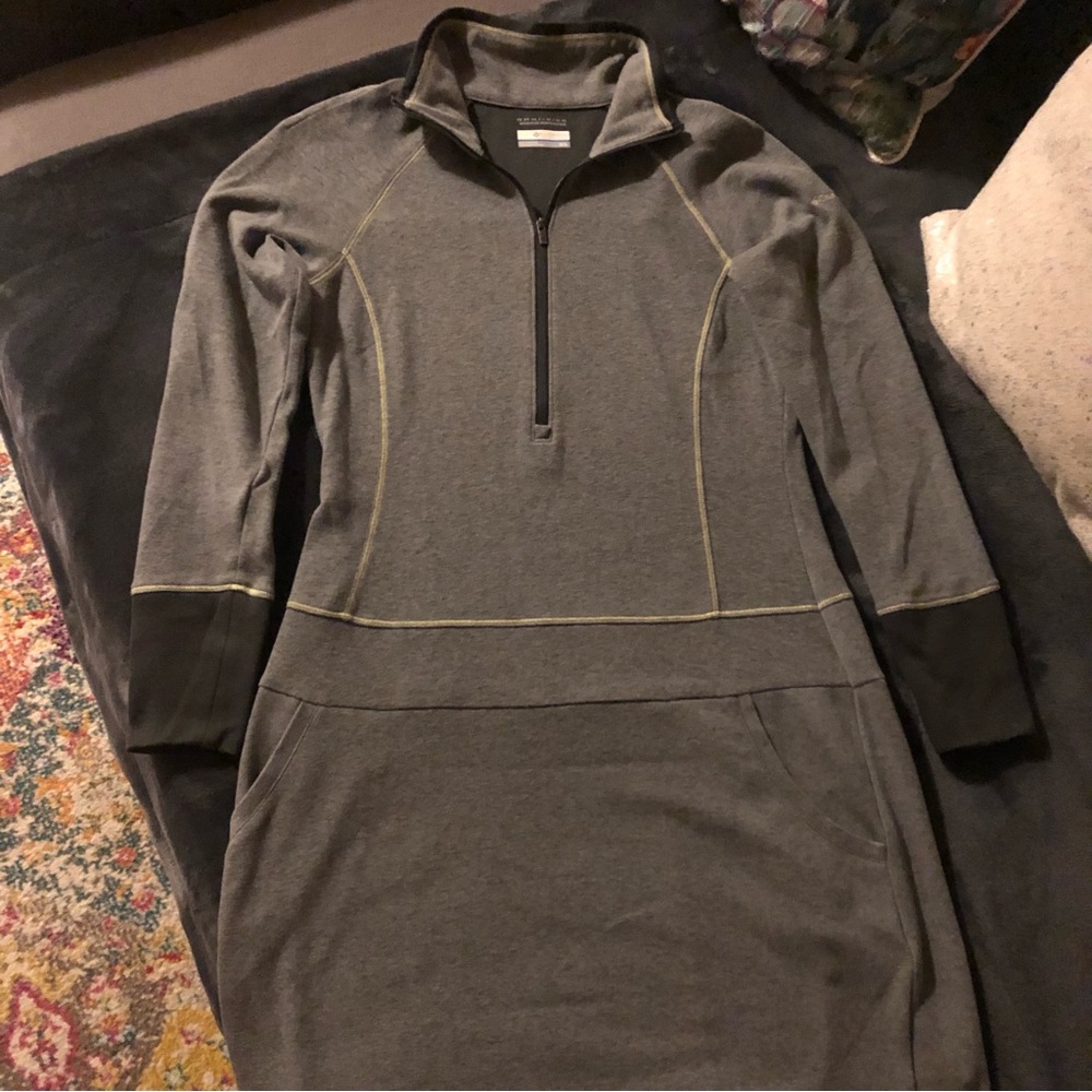 COLUMBIA Womens Medium Omni Wick Advanced Evaporation Athletic Dress Gray